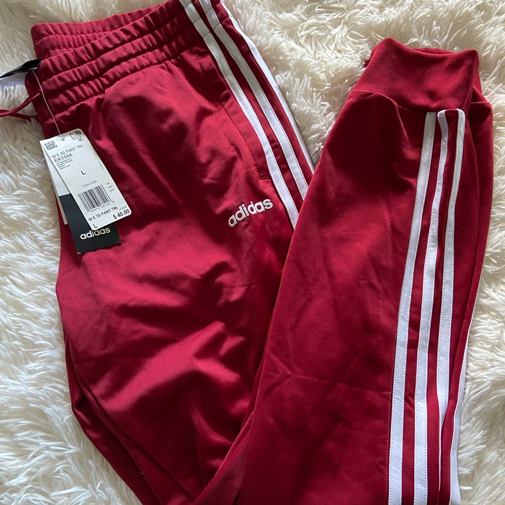 Women’s Red Adidas Jogger in sz L